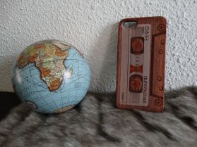 Gegraveerd telefoonhoesje iPhone 5/5s/SE | Echt hout | Design: Cassette