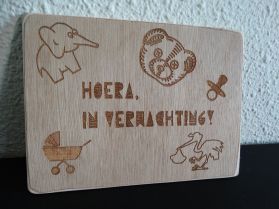 Gegraveerde houten ansichtkaart "In verwachting" | Dubbelzijdig gegraveerd | Diverse varianten!